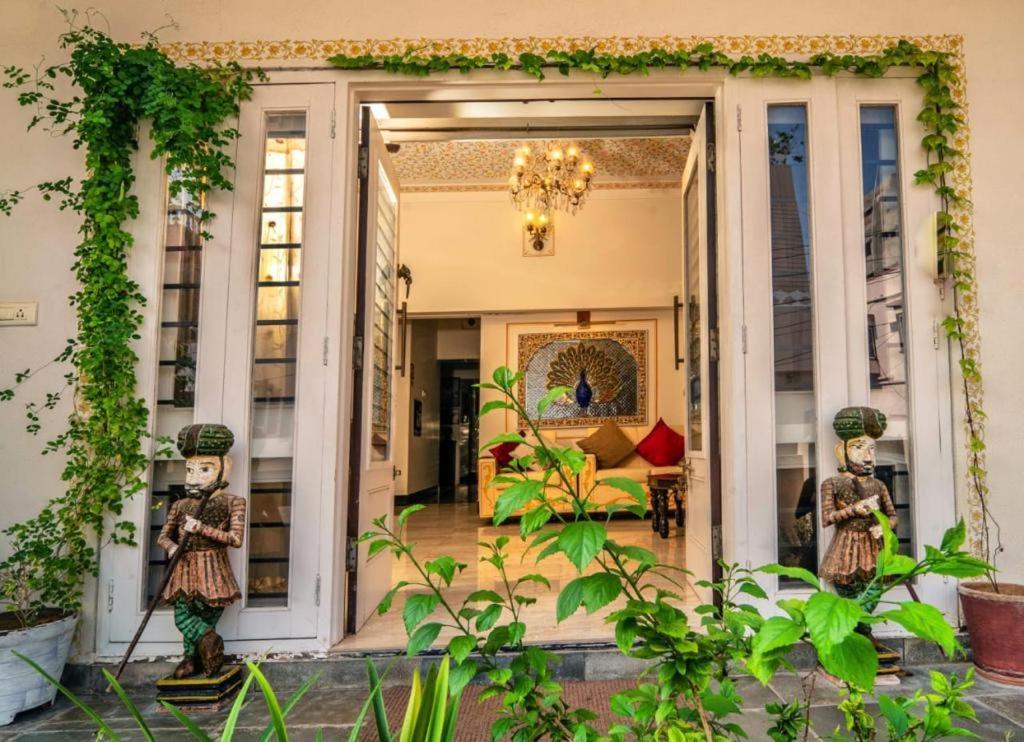 Santosh Villa - The House Of Antiques And Art Udaipur Bagian luar foto