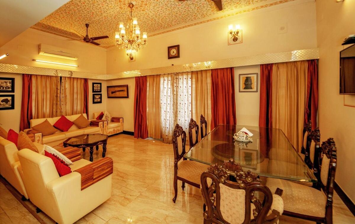 Santosh Villa - The House Of Antiques And Art Udaipur Bagian luar foto