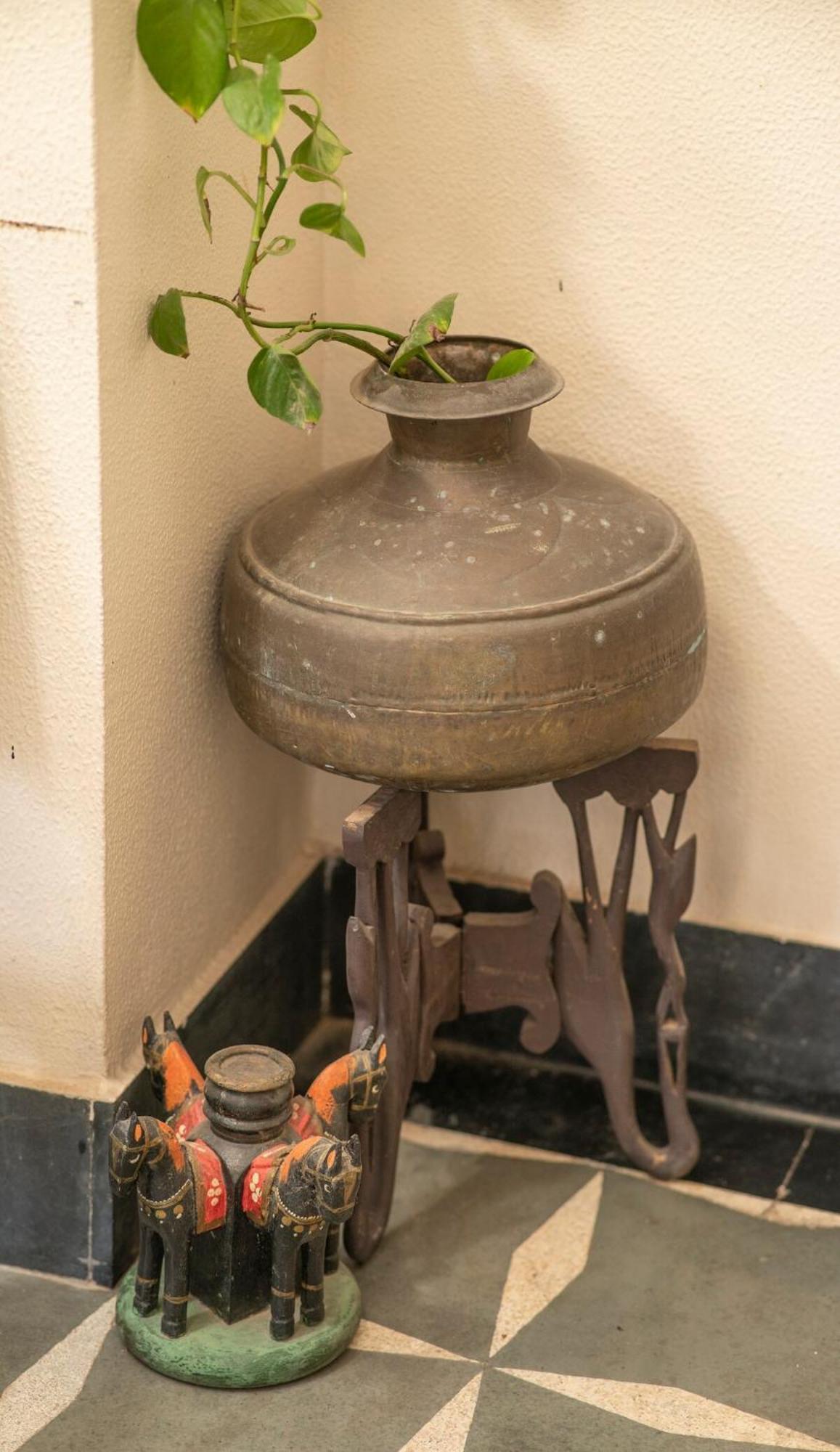 Santosh Villa - The House Of Antiques And Art Udaipur Bagian luar foto