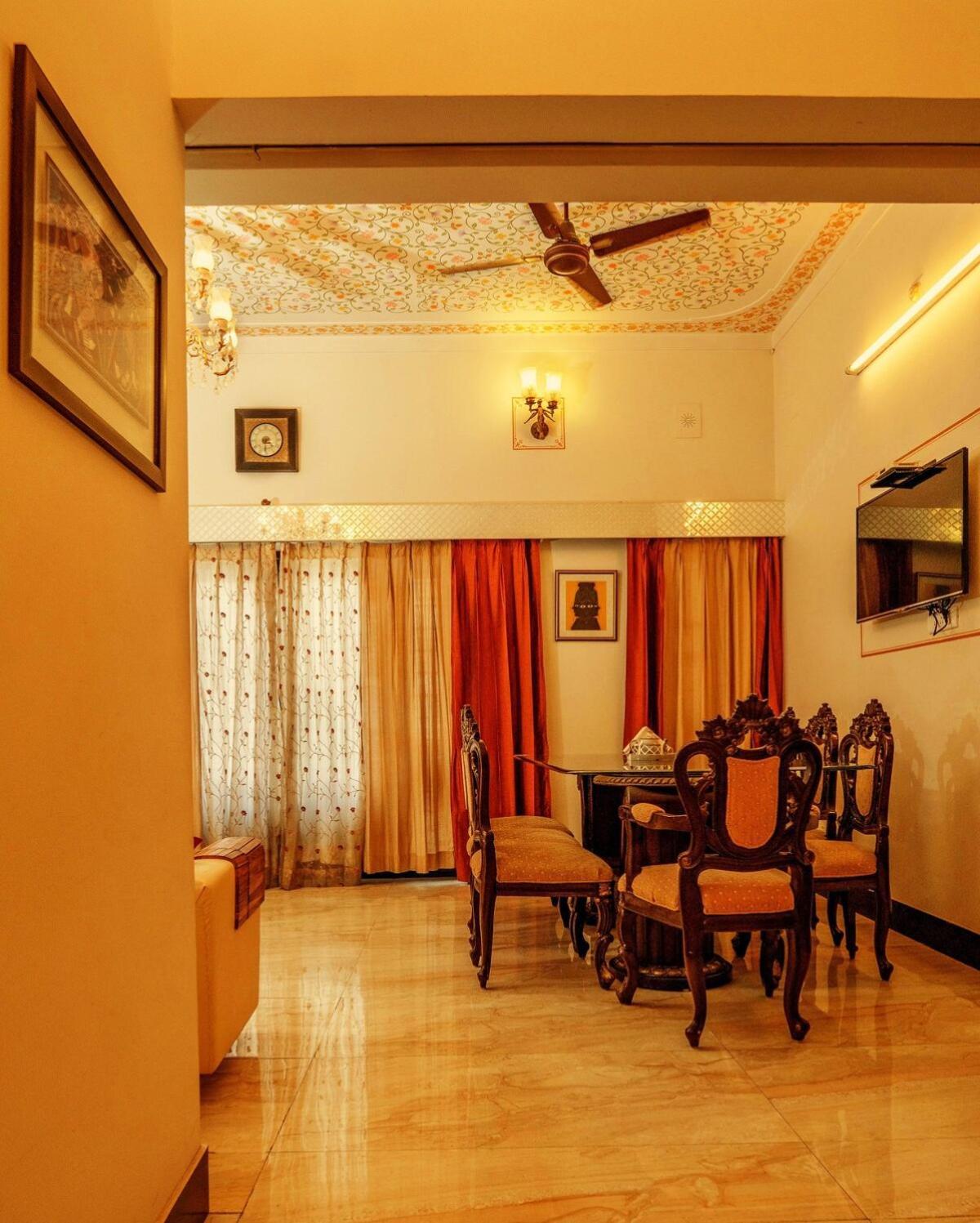 Santosh Villa - The House Of Antiques And Art Udaipur Bagian luar foto