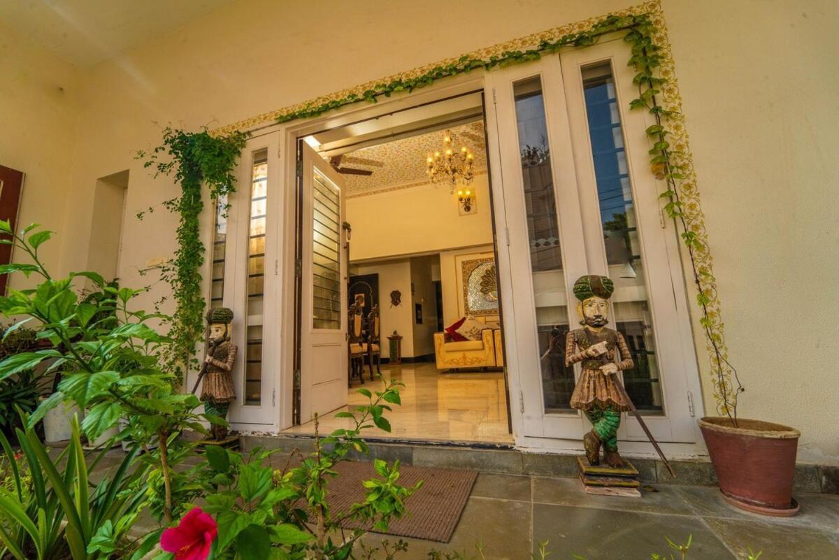 Santosh Villa - The House Of Antiques And Art Udaipur Bagian luar foto