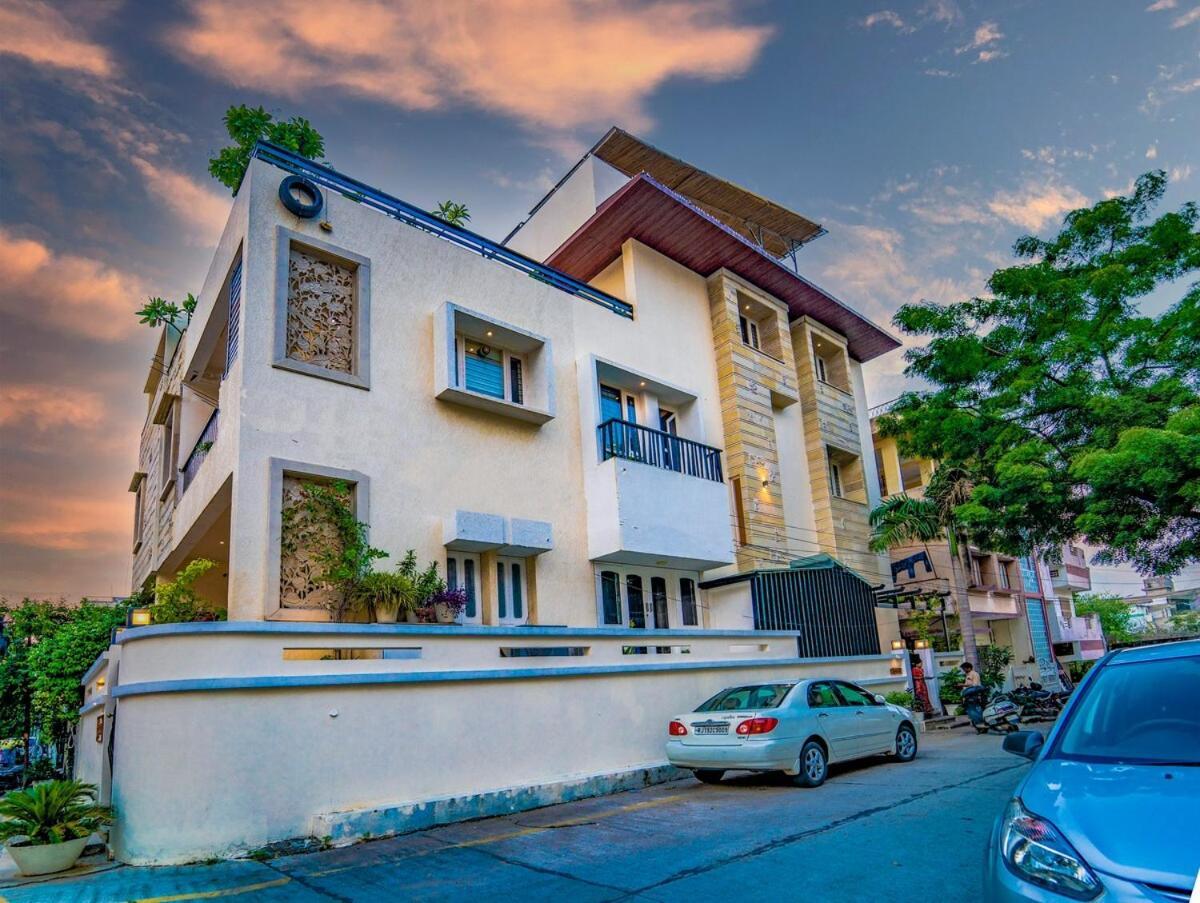 Santosh Villa - The House Of Antiques And Art Udaipur Bagian luar foto