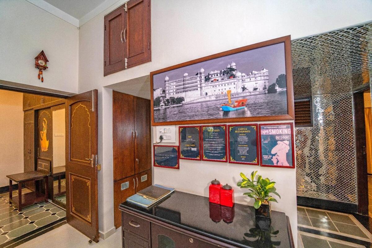 Santosh Villa - The House Of Antiques And Art Udaipur Bagian luar foto